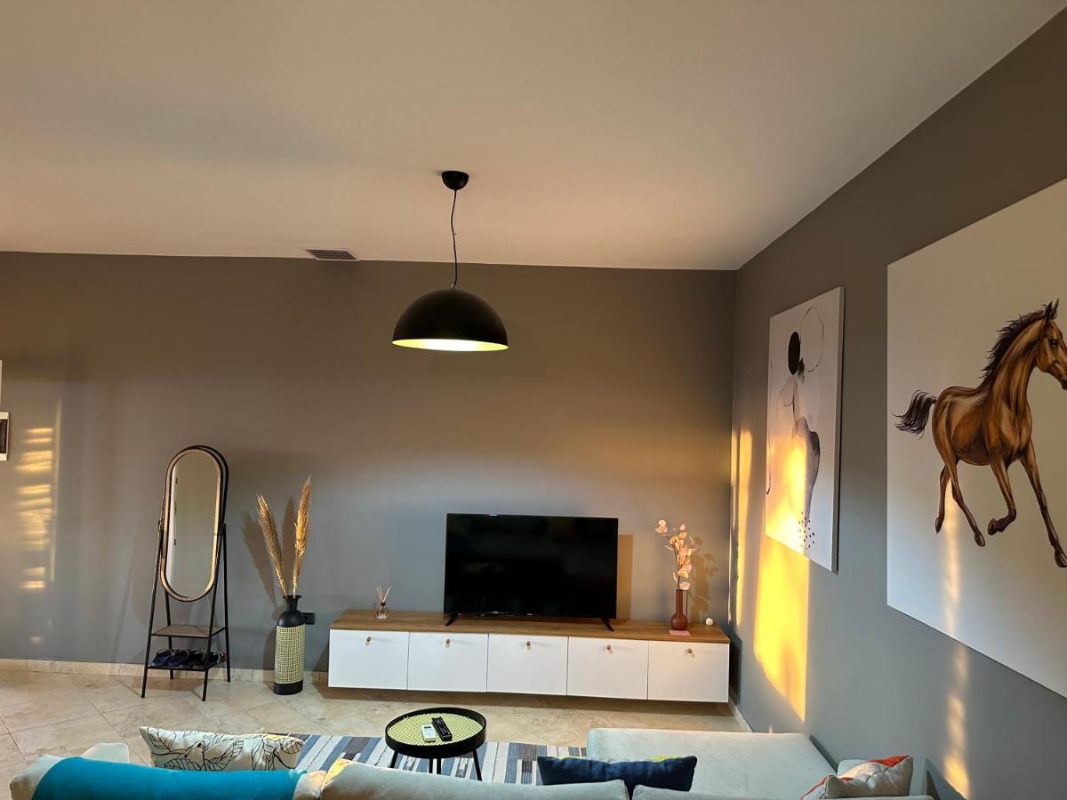 Marlis' Home Golem  Bagian luar foto