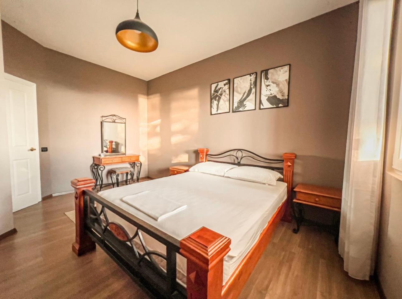 Marlis' Home Golem  Bagian luar foto